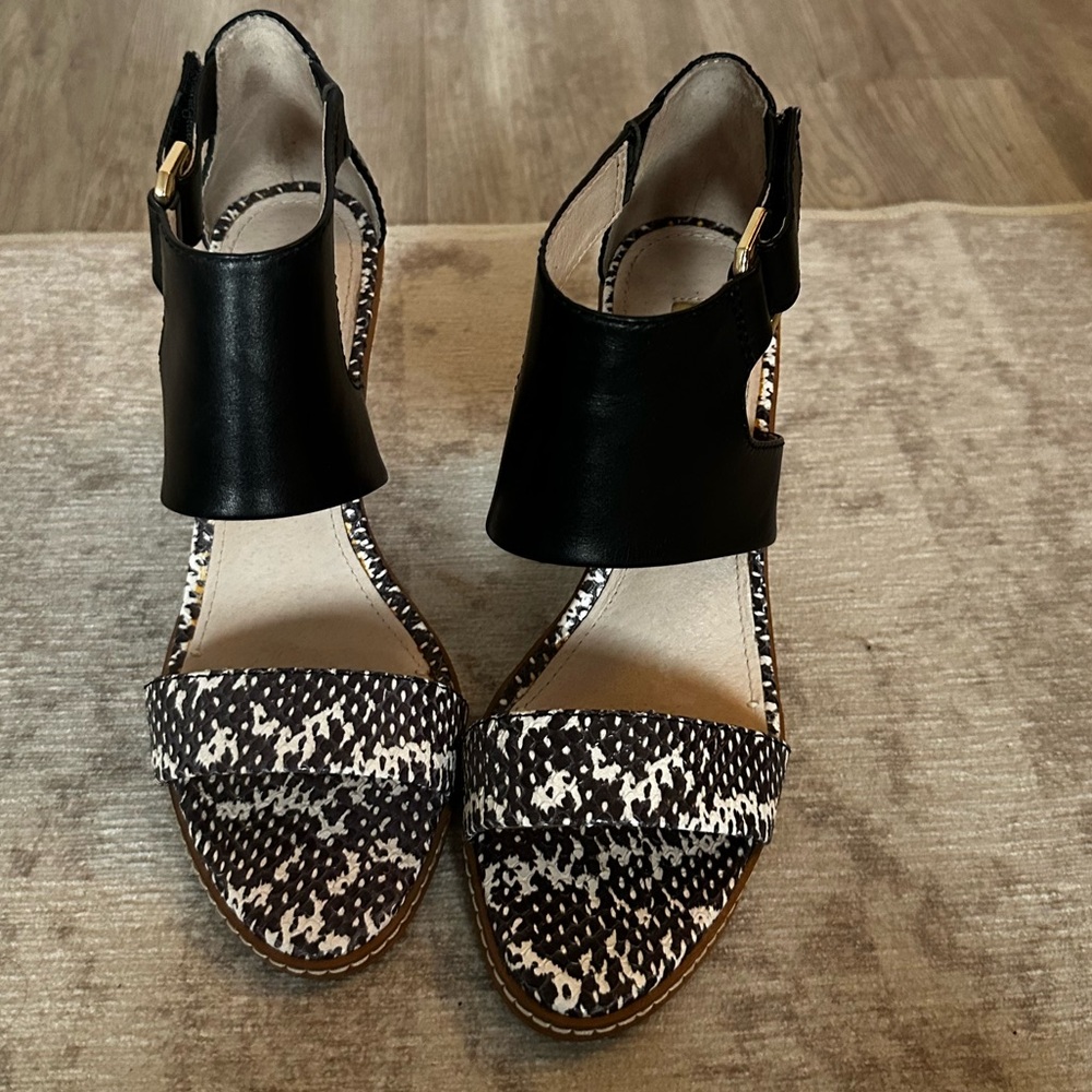 beautiful Louise et Cie wedges size 7